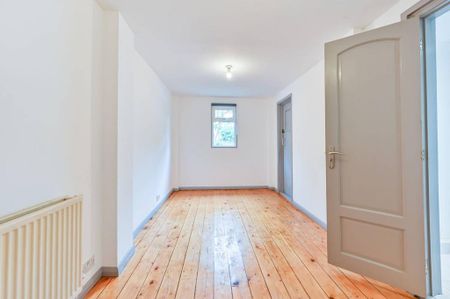 3 bedroom flat to rent - Photo 3