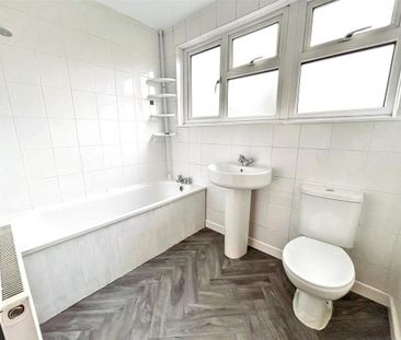 3 bedroom terraced house to rent - Photo 6