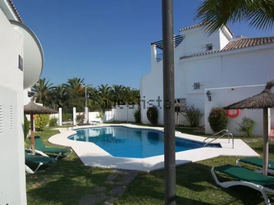 Alquiler de chalet adosado en La Dama de Noche-La Alzambra - Photo 1