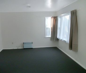 3 BEDROOM FAMILY HOME! - Photo 6