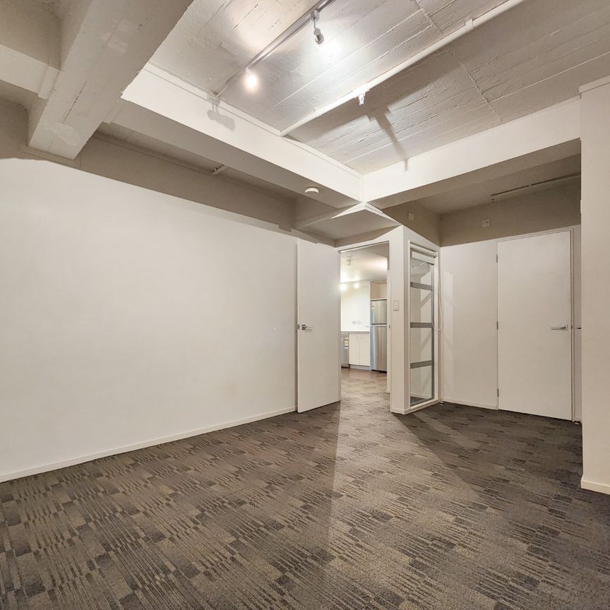 Welcome to Vespa - 20 Hanson Street - Photo 1