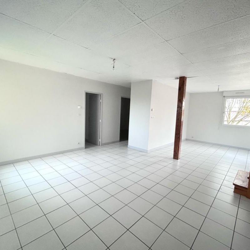 Location Appartement 4 pièces 83m² LE COTEAU 42120 - Photo 1