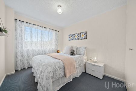 Updated 2 Bedroom Apartment - Photo 3
