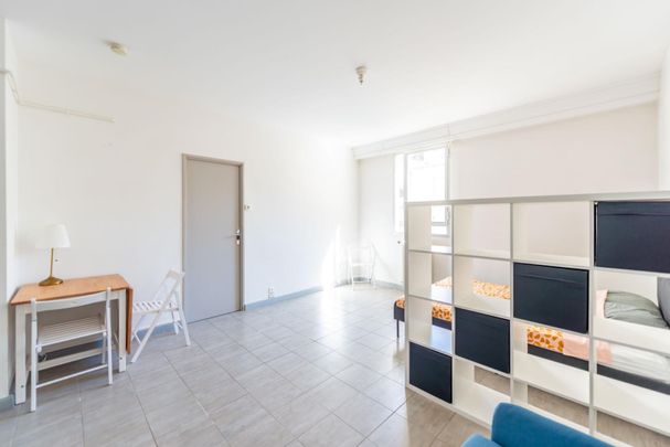 « AVIGNON IM STUDIO MEUBLE 41.03M² » - Photo 1