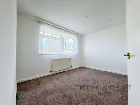 4 bedroom detached house to rent - Photo 3