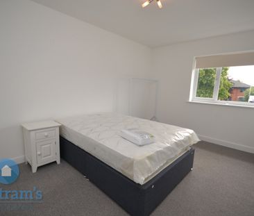 2 bed Flat for Rent - Photo 4