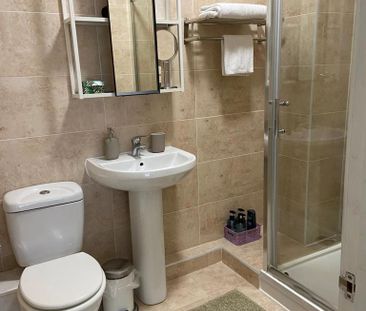 1 bedroom property to rent - Photo 6