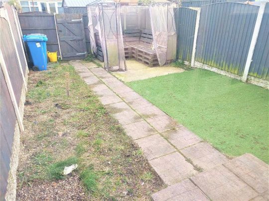 Melville Close - Photo 1