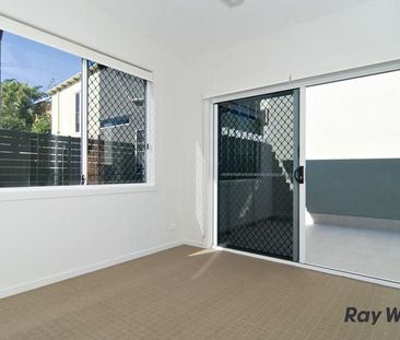 Stunning Unique Design - Photo 3