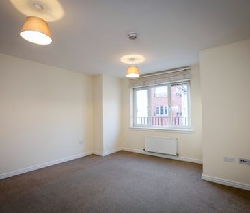 2 Bed Flat, Torwood Crescent, EH12 - Photo 1