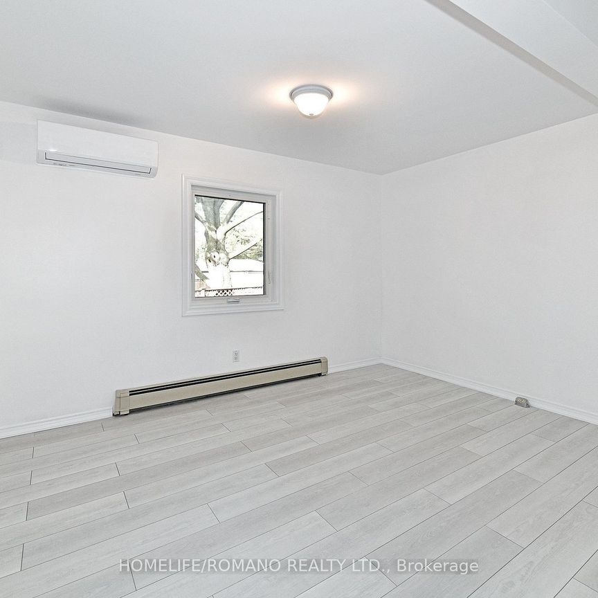 For Lease - 299 Vaughan Road Unit# B, Toronto, Ontario - Photo 1