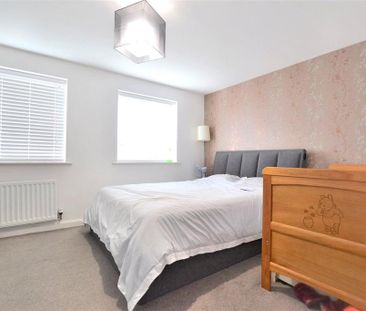 3 bedroom terraced house to rent - Photo 4