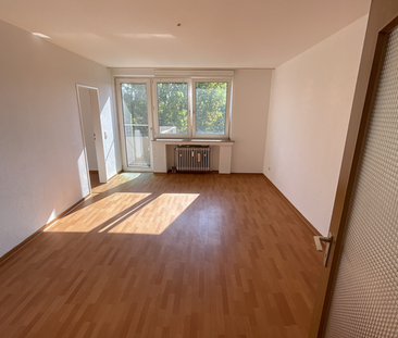 Einziehen und Wohlfühlen ! helle 3-Zimmer-Wohnung mit Balkon und Au... - Foto 1