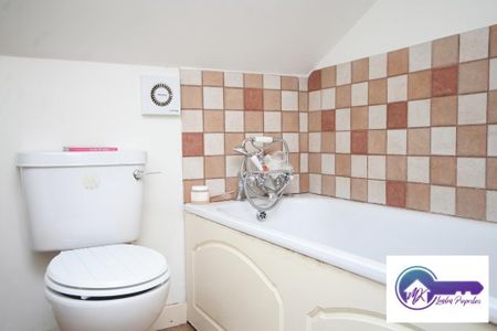 3 Bedroom Flat To Rent - Photo 3
