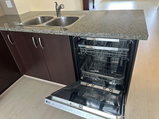 Kaleden Bright South Facing Kitchen 3 Bedroom/2 Bathroom - Photo 1