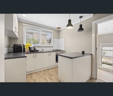 Charming Home In Fantastic Location - Photo 6