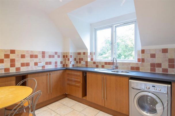 2 Bedroom Flat - Photo 1