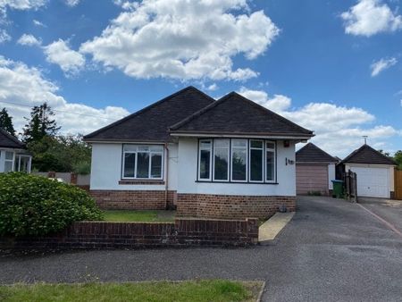 Cranbourne Close, Southampton - Photo 2