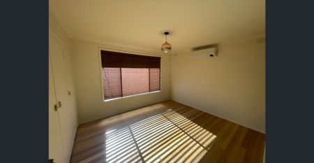 *Bowling Green Estate* - Photo 2