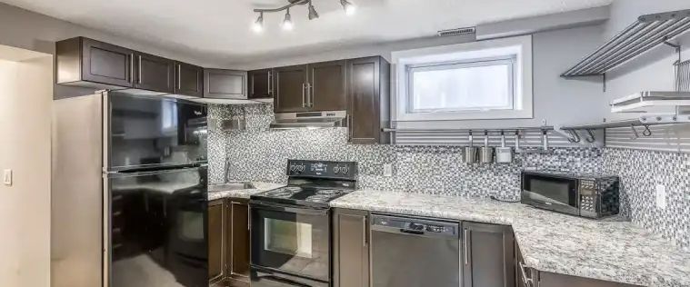 Fantastic Legal Suite in the Desirable Community of Erlton! | 49 25 Avenue Southwest, Calgary - Photo 1