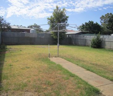 Charming 3-Bedroom Home in Elizabeth Downs - Photo 6