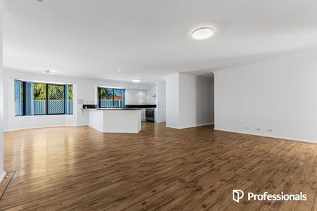 Spacious Family Home with Pool! - Photo 3