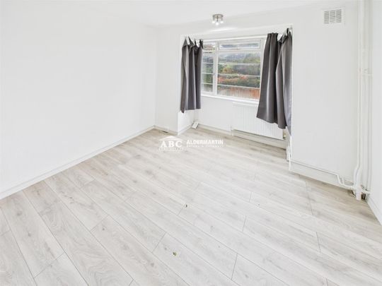 Bell Lane, NW4 2AW, London - Photo 1