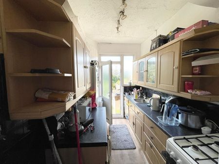 Room in a Shared House, Higham Road, N17 - Photo 4