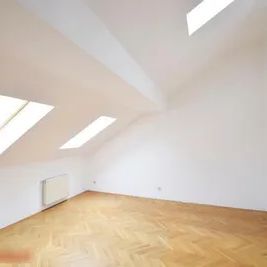 Sonnige 2-Zimmer-Dachterrassenwohnung mit 13 m² Terrasse nahe Kardinal-Nagl-Platz - Photo 2