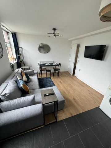 2 Bed Flat, The Carronades, SO14 - Photo 4