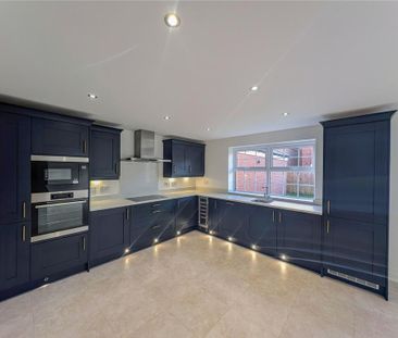 4 bedroom detached house to rent - Photo 3