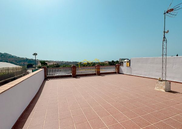 Long-Term Rental in Almachares Countryside with Private Pool and Terraces