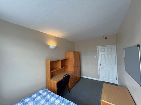 5 Bed Flat, St. Nicholas Street, BS1 - Photo 2