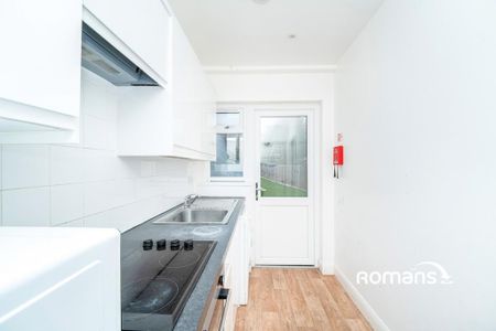 3 bedroom terraced house to rent - Photo 5