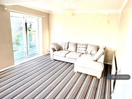 3 bedroom maisonette to rent - Photo 3