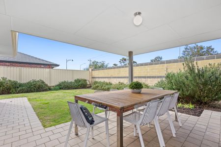 22 Balclutha Crescent, Madora Bay. - Photo 5