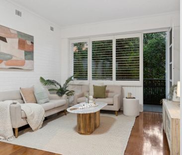 'Top-notch' renovated apartment in Claremont - Photo 4