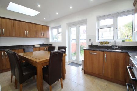 3 bedroom terraced house to rent - Photo 5