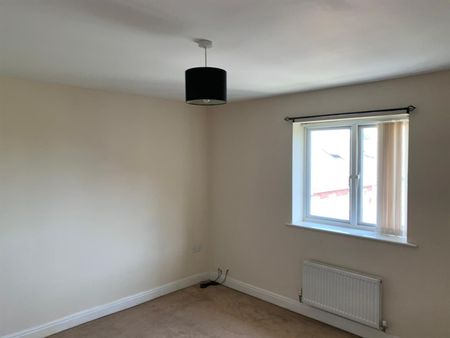 4 Bedroom House To Rent - Photo 5