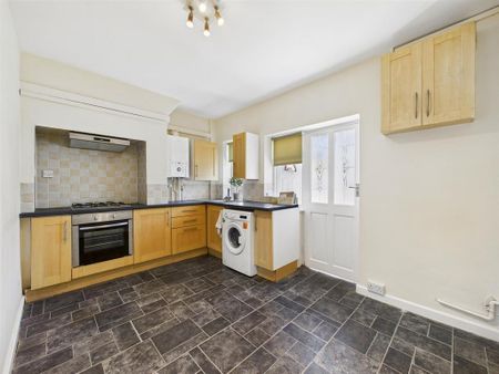 2 bedroom flat to rent - Photo 4