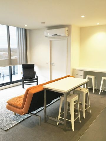 TWO BEDROOM FULLY FURNISHED APARTMENT IN PRIME LOCATION - Photo 2