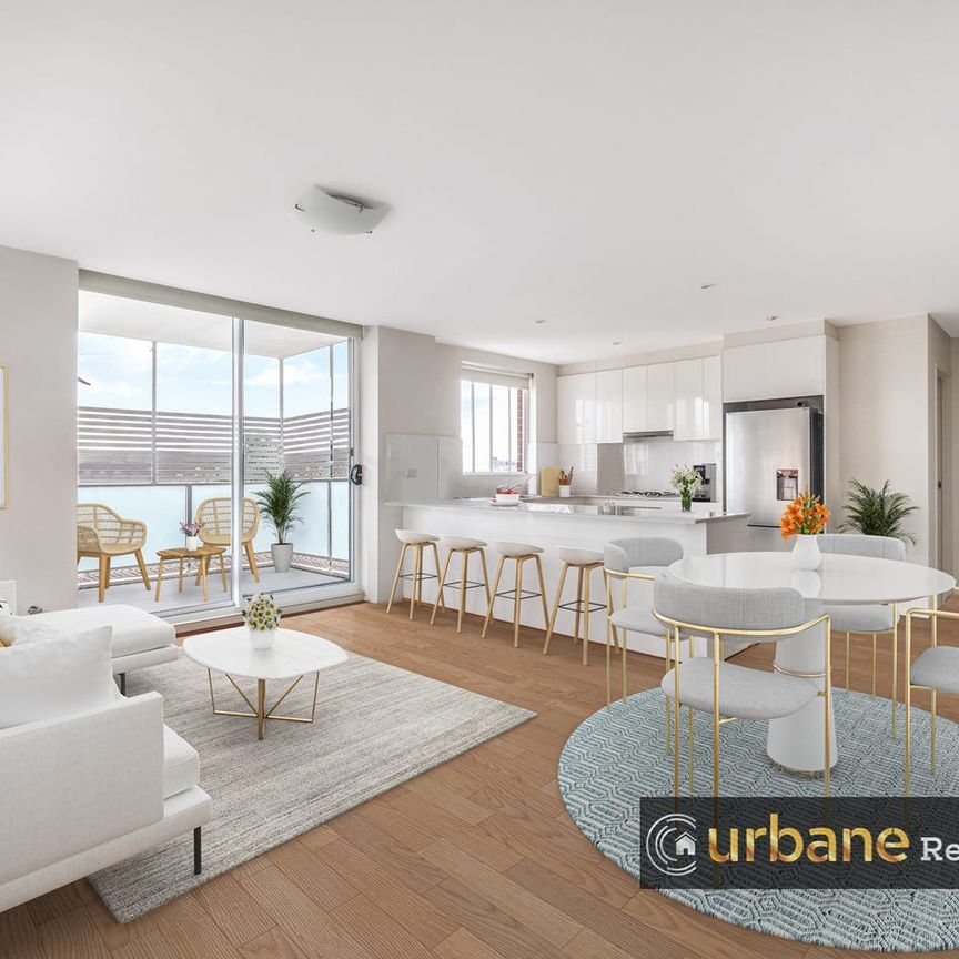 4 Minutes Walk To Station And Shopping Centre!! - Photo 1