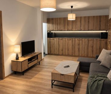 Prenájom 3izbový byt po kompletnej rekonštrukcii s klimatizáciou - Photo 2