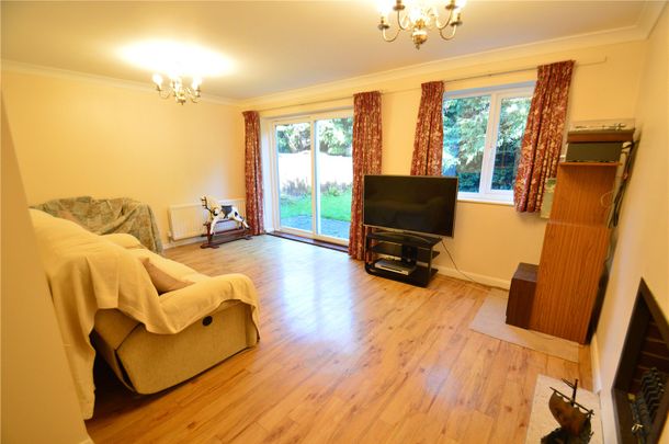 Rickman Hill, Coulsdon, CR5 - Photo 1