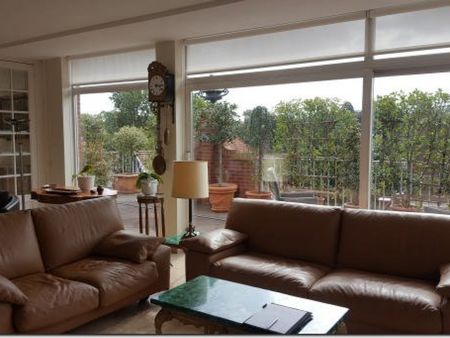 IXELLES : PENTHOUSE: 3 CHAMBRES MEUBLE + TERRASSE - Bruxelles 1 - Photo 2