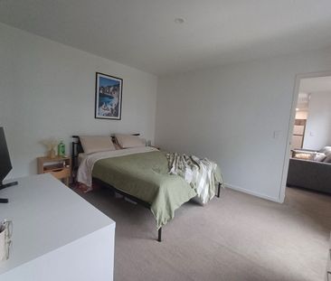 1202/6-8 Waterford Court, Bundall, Qld 4217 - Photo 5