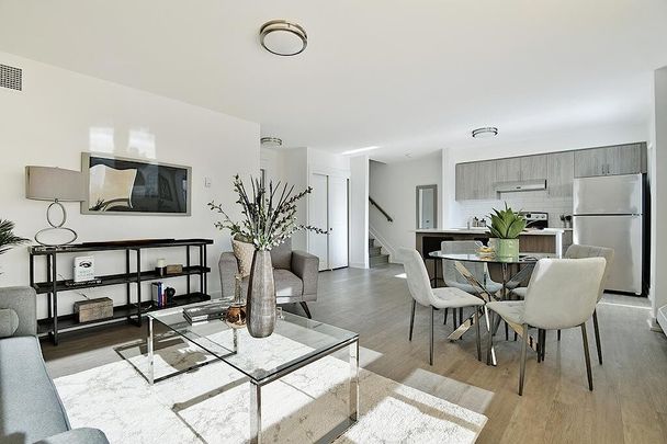 Spacious Skyline Townhomes in Nepean, Ottawa - Photo 1