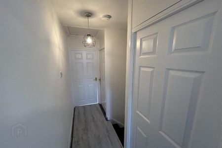 10 Hollyvale, Newtownabbey, BT36 5NG - Photo 2