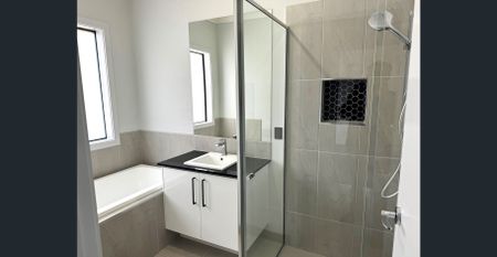 Gorgeous 4 Bedroom Home in Smith's Park Estate!! - Photo 5