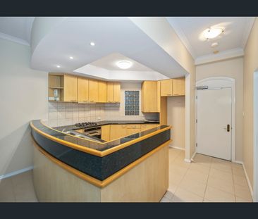 2 BEDROOM, 2 BATHROOM UNFURNISHED APARTMENT - Freshly painted - Photo 5